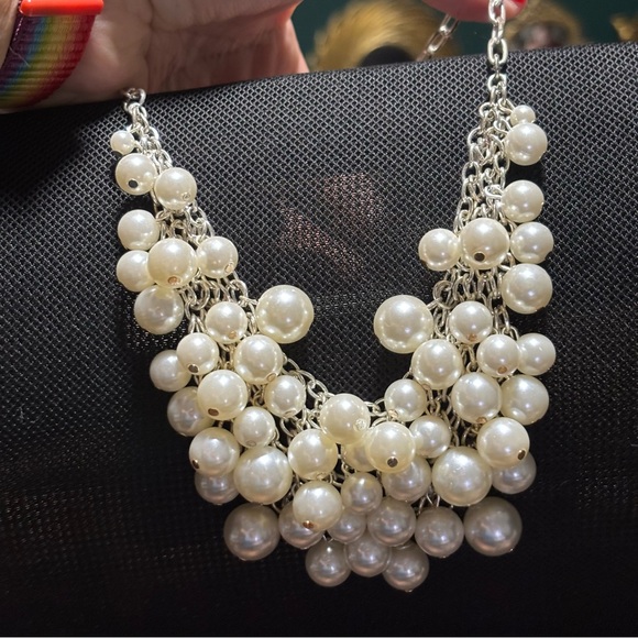Vintage Layered Faux Pearl Bib Style Necklace Women’s Silver Pearls Statement - Picture 6 of 15